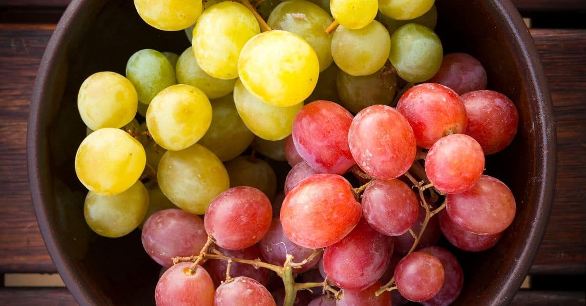 grapes in a bowl