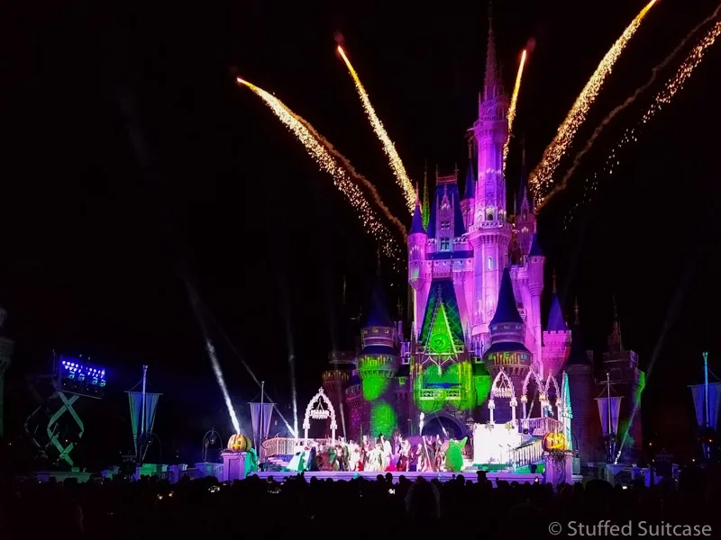Hocus Pocus stage show in front of the castle for Mickey's Not So Scary Halloween Party at Walt Disney World | copyright Stuffed Suitcase