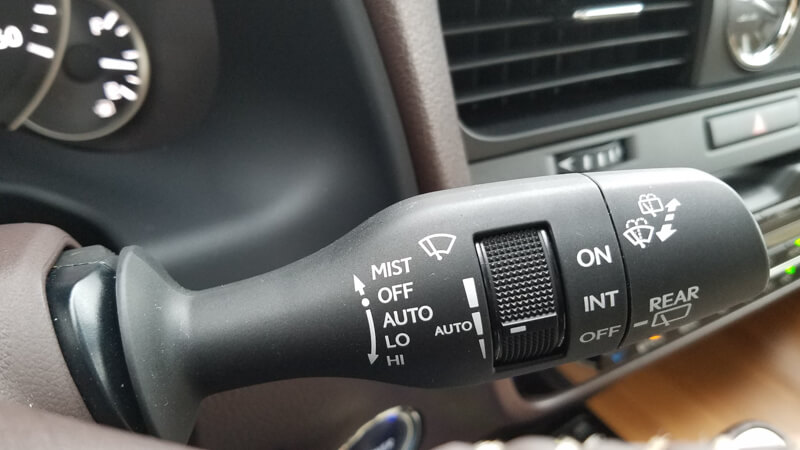Adjustable automatic sensitivity on windshield wipers on 2016 Lexus RX 450h