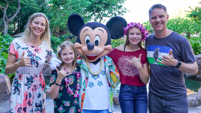 find mickey at aulani at the character breakfast