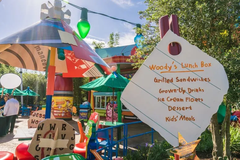 woodys lunch box food spot in toy story land wdw