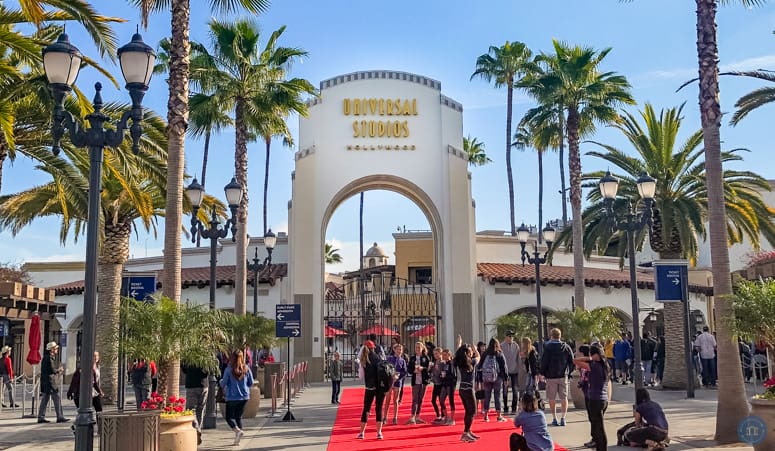 universal studios hollywood main entrance