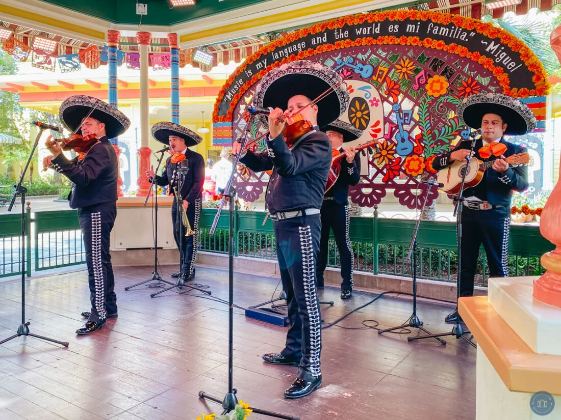mariachi band at the plaza de la familia