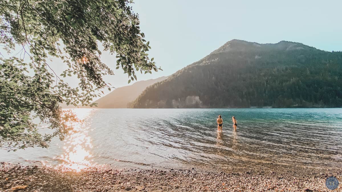 lake crescent in olympic national park