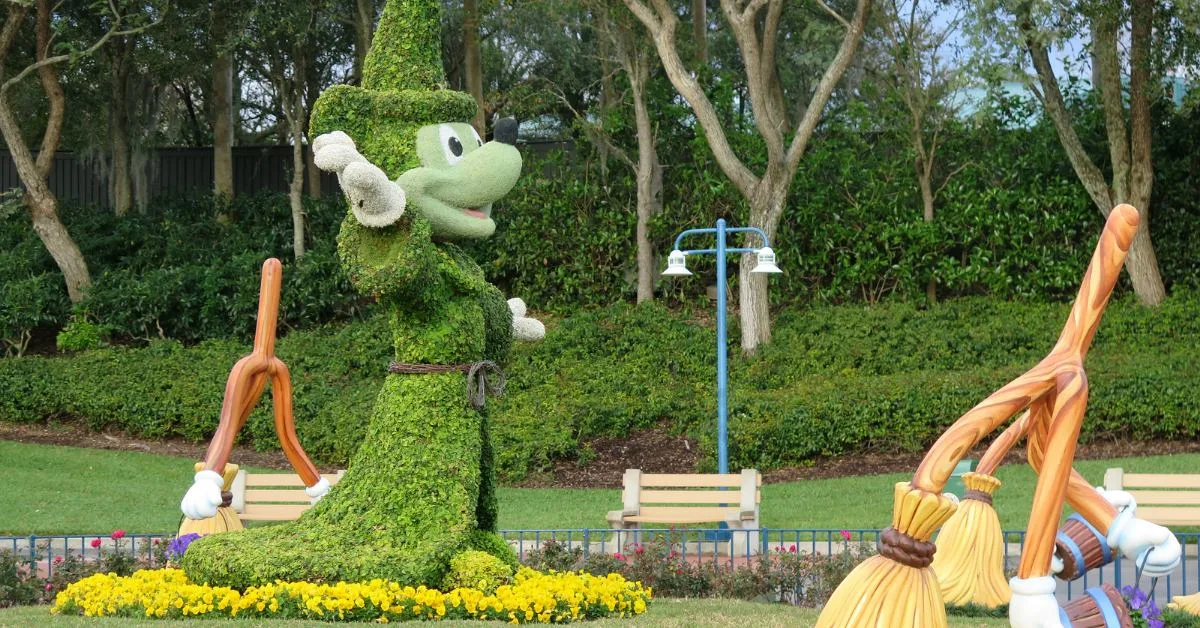 mickey topiary sculpture at walt disney world