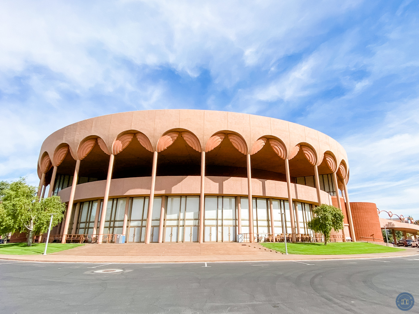 ASU gammage performing arts center in tempe designed by Frank Lloyd Wright
