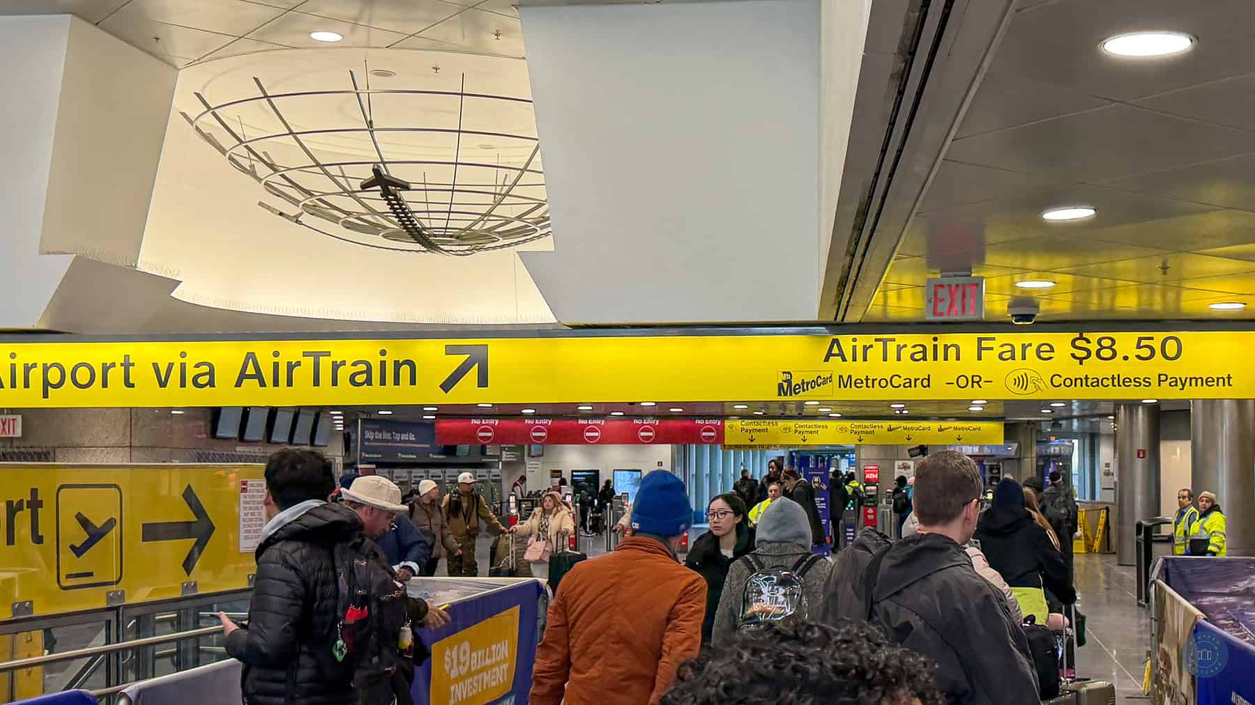 buying airtrain ticket at jamaica for penn station to jfk train