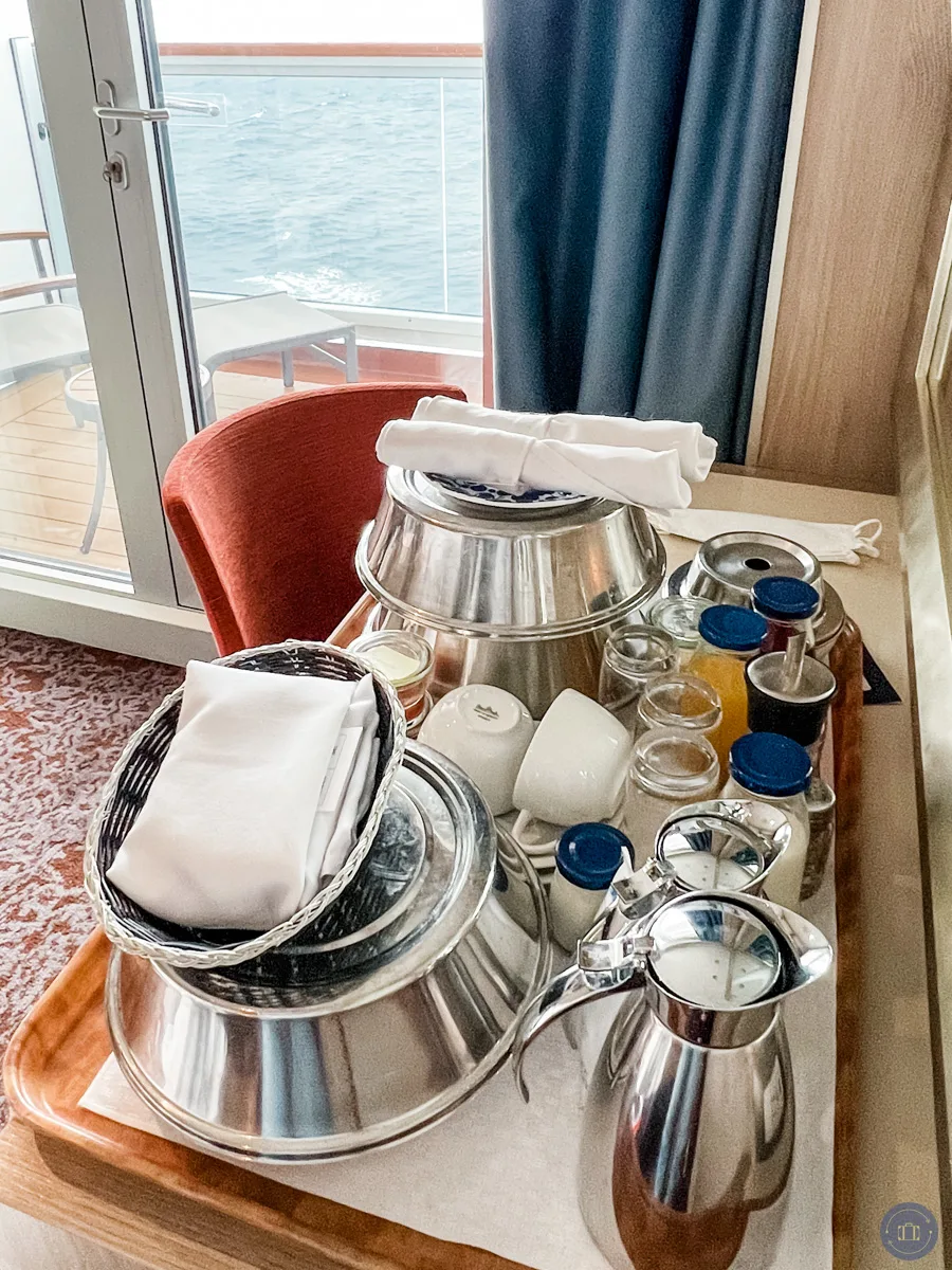 room service in cruise cabin