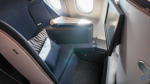 the airlounge seat on finnair business class a330